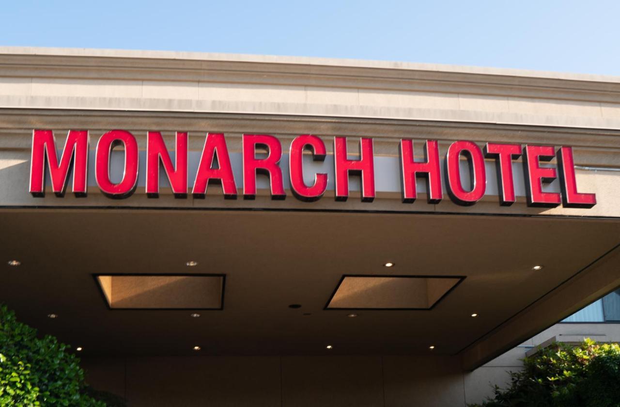 Monarch Hotel & Conference Center Clackamas Exterior photo